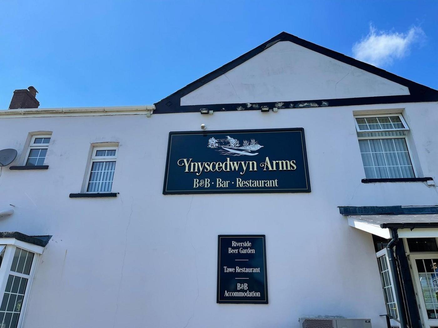 Ynyscedwyn Arms Hotel Ystradgynlais Luaran gambar